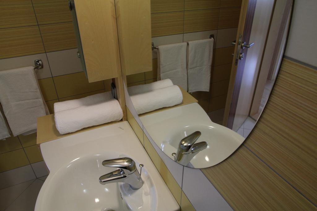 Apartments Veno Ласко Экстерьер фото